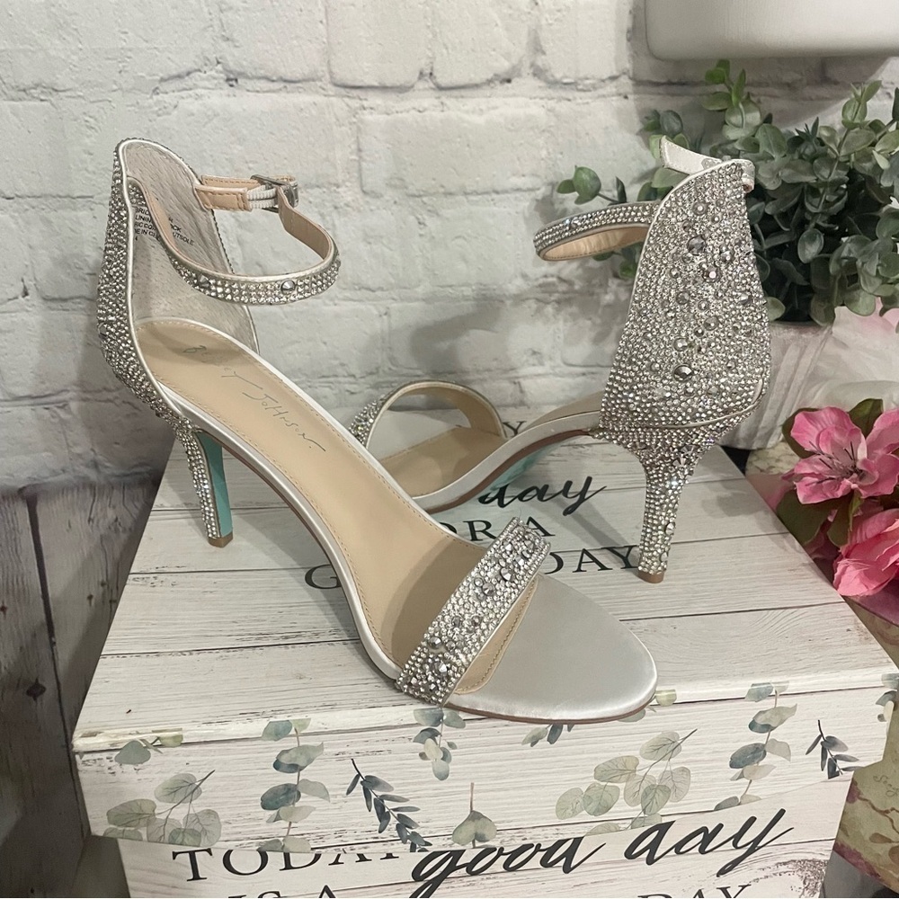 Betsy Johnson Crystal White Rhinestone Open  Toe Heel Sandals  Formal Shoes 11 M